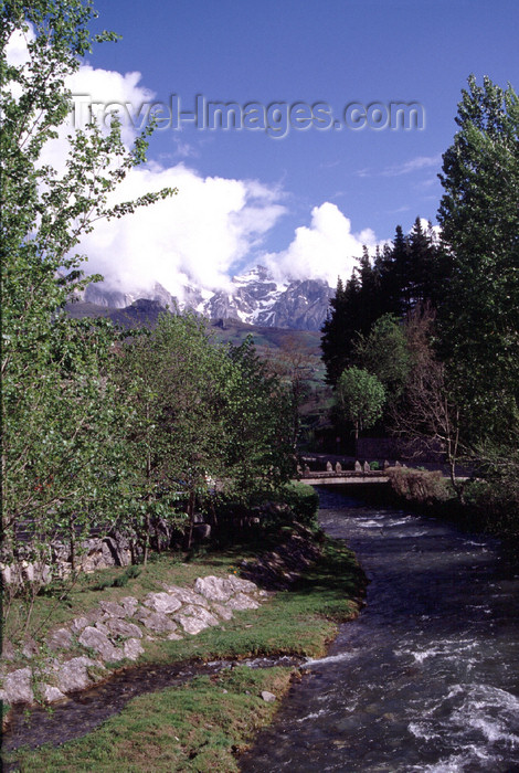 spai411: Spain - Cantabria - Cosgaya - the river Deva flows from the Picos de Europa - photo by F.Rigaud - (c) Travel-Images.com - Stock Photography agency - Image Bank