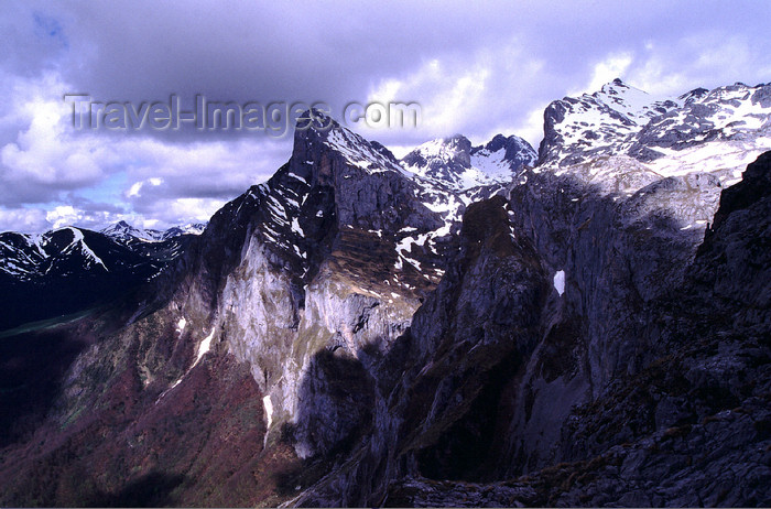 spai416: Spain - Cantabria - Picos de Europa National Reserve - jagged mountains - photo by F.Rigaud - (c) Travel-Images.com - Stock Photography agency - Image Bank