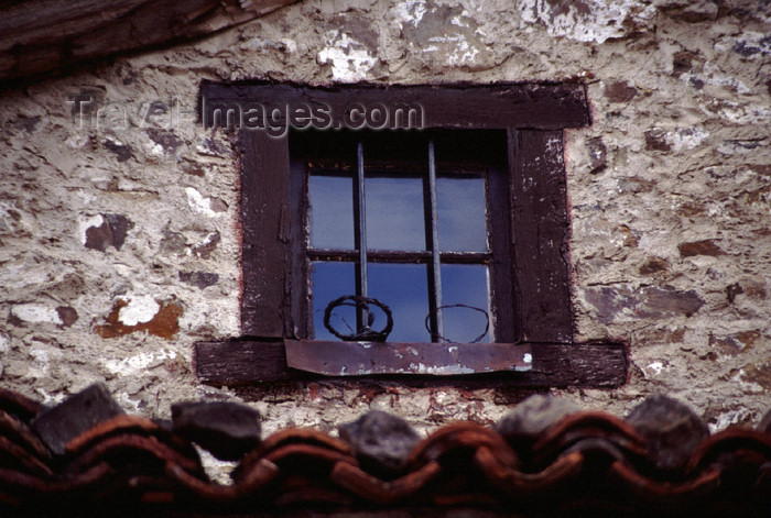 spai422: Spain - Cantabria - Potes - window - photo by F.Rigaud - (c) Travel-Images.com - Stock Photography agency - Image Bank