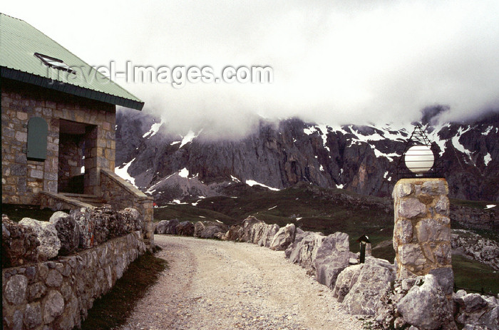 spai424: Spain - Cantabria - Áliva - mointain refuge - photo by F.Rigaud - (c) Travel-Images.com - Stock Photography agency - Image Bank