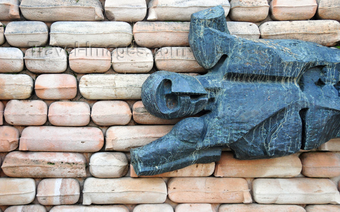 spai473: Madrid, Spain / España: body of a mutilated soldier - war memorial for the battle of Cuartel de la Montaña, by Joaquín Vaquero Turcios - Parque del Oeste - Monumento a los Caídos del Cuartel de la Montaña - photo by M.Torres - (c) Travel-Images.com - Stock Photography agency - Image Bank