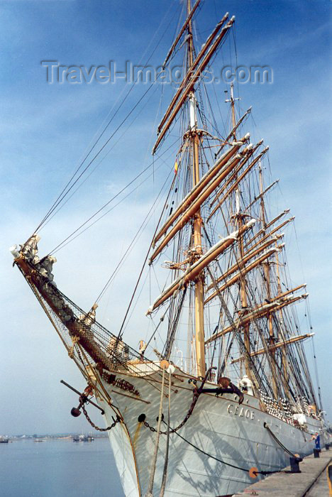 spai52: Spain / España - Huelva: friends from Murmansk - the Russian Navy tall ship Sedov - (c) Travel-Images.com - Stock Photography agency - Image Bank