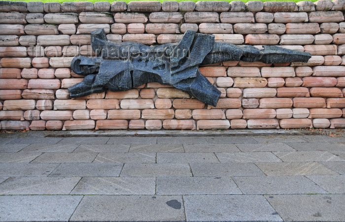 spai63: Madrid, Spain / España: war memorial for the battle of Cuartel de la Montaña, by Joaquín Vaquero Turcios - Parque del Oeste - Monumento a los Caídos del Cuartel de la Montaña - photo by M.Torres - (c) Travel-Images.com - Stock Photography agency - Image Bank