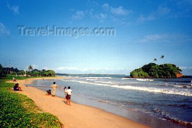 sri-lanka11: Matara, Southern province, Sri Lanka: beach - southern coast - photo by B.Cloutier - (c) Travel-Images.com - Stock Photography agency - Image Bank