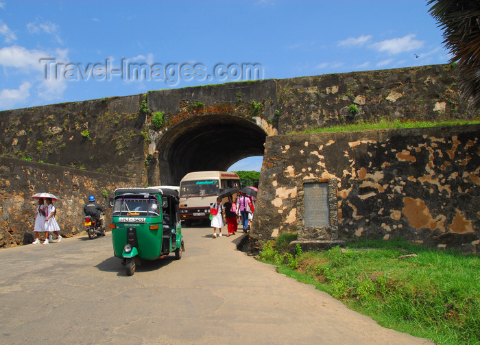 sri-lanka12: Galle, Southern Province, Sri Lanka: main gate - trishaw - Old Town - UNESCO World Heritage Site - photo by M.Torres - (c) Travel-Images.com - Stock Photography agency - Image Bank