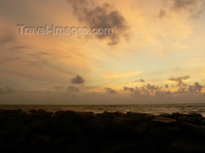 sri-lanka137: Sri Lanka - Negombo - Western Province - beach - Evening - sunset - photo by K.Y.Ganeshapriya - (c) Travel-Images.com - Stock Photography agency - Image Bank