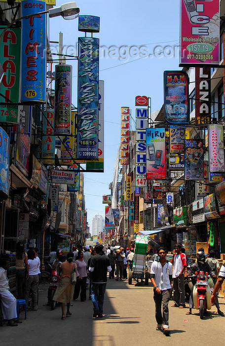 sri-lanka150: Colombo, Sri Lanka: Sri Lankan Shinjuku - shop signs on Main st. - Pettah - photo by M.Torres - (c) Travel-Images.com - Stock Photography agency - Image Bank