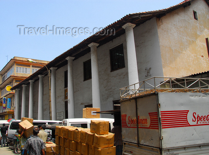 sri-lanka151: Colombo, Sri Lanka: Dutch Period Museum - originally the residence of governor Thomas van Ree, sold to the VOC and later a seminary - Prince Street - Pettah - photo by M.Torres - (c) Travel-Images.com - Stock Photography agency - Image Bank