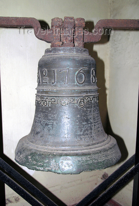 sri-lanka157: Colombo, Sri Lanka: Dutch church bell, dated 1768 - Dutch Period Museum - Pettah - photo by M.Torres - (c) Travel-Images.com - Stock Photography agency - Image Bank