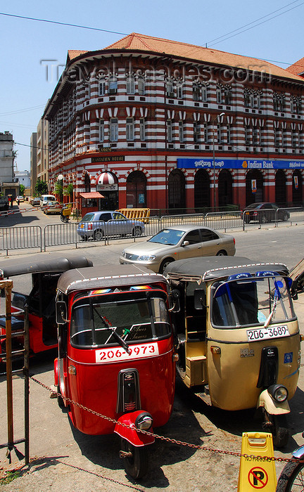 sri-lanka179: Colombo, Sri Lanka: tuk-tuks and Plantation house - auto rickshaws are called trishaws in Sri Lanka - Sir Baron Jayatilake Mawatha - Fort - photo by M.Torres - (c) Travel-Images.com - Stock Photography agency - Image Bank