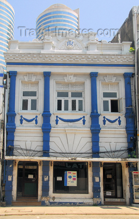 sri-lanka184: Colombo, Sri Lanka: old façade on Lower Chatham St. - Fort - photo by M.Torres - (c) Travel-Images.com - Stock Photography agency - Image Bank