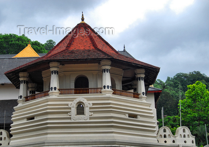 sri-lanka2:  Kandy, Central province, Sri Lanka: tower - Sri Dalada Maligawa - Temple of the Sacred Tooth Relic - Sacred City of Kandy - Unesco World Heritage site - photo by M.Torres - (c) Travel-Images.com - Stock Photography agency - Image Bank