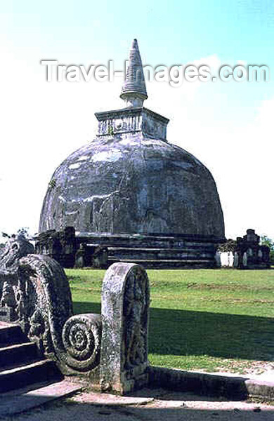 sri-lanka20: Polonnaruwa, North Central province, Sri Lanka:Kiri Vihara dagoba / stupa -  Unesco World Heritage site - photo by G.Frysinger - (c) Travel-Images.com - Stock Photography agency - Image Bank