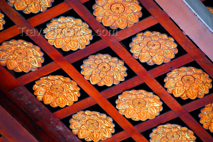 sri-lanka22: Kandy, Central province, Sri Lanka: lotus flowers on the ceiling - Sri Dalada Maligawa - Temple of the Sacred Tooth Relic - photo by M.Torres - (c) Travel-Images.com - Stock Photography agency - Image Bank