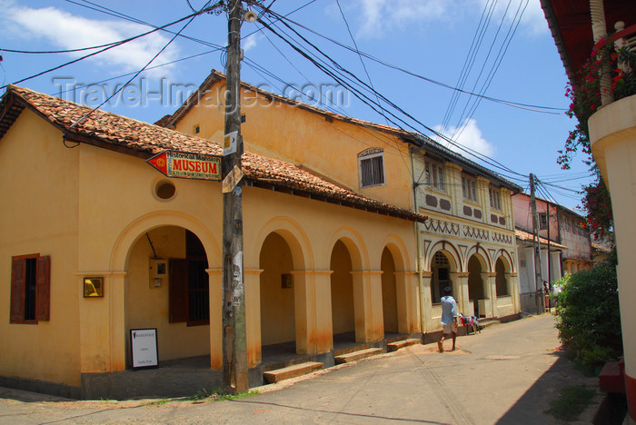 sri-lanka254: Galle, Southern Province, Sri Lanka: Pedlar Street - 'Barefoot Galle Fort' gallery - Old Town - UNESCO World Heritage Site - photo by M.Torres - (c) Travel-Images.com - Stock Photography agency - Image Bank