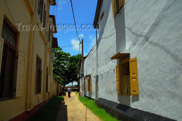 sri-lanka257: Galle, Southern Province, Sri Lanka: walking to the Aurora bastion - Pedlar st. - Old Town - UNESCO World Heritage Site - photo by M.Torres - (c) Travel-Images.com - Stock Photography agency - Image Bank