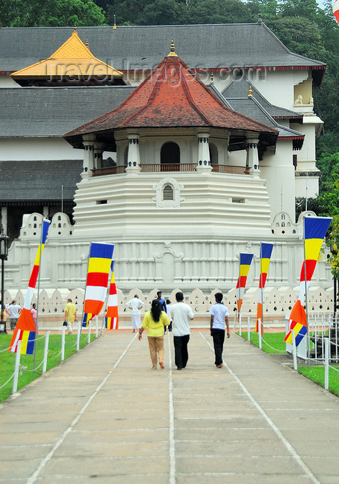 sri-lanka277:  Kandy, Central province, Sri Lanka: Sri Dalada Maligawa - Temple of the Sacred Tooth Relic - Maha Nuvara - Senkadagalapura - Central Province - photo by M.Torres - (c) Travel-Images.com - Stock Photography agency - Image Bank