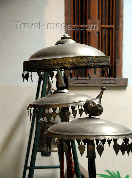 sri-lanka283: Kandy, Central province, Sri Lanka: processional umbrella - Sri Dalada Maligawa - Temple of the Sacred Tooth Relic - photo by M.Torres - (c) Travel-Images.com - Stock Photography agency - Image Bank