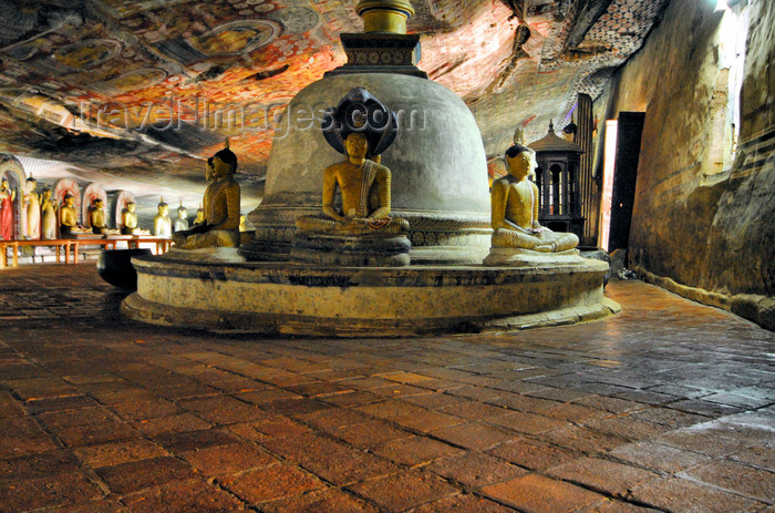 sri-lanka289: Dambulla, Central Province, Sri Lanka: stupa inside the Cave of the Great Kings - Dambulla cave temple - UNESCO World Heritage Site - photo by M.Torres - (c) Travel-Images.com - Stock Photography agency - Image Bank