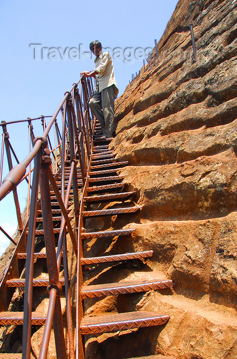 sri-lanka309: Sigiriya, Central Province, Sri Lanka: narrow stairs leading to the fortress - Unesco World Heritage site - photo by M.Torres - (c) Travel-Images.com - Stock Photography agency - Image Bank