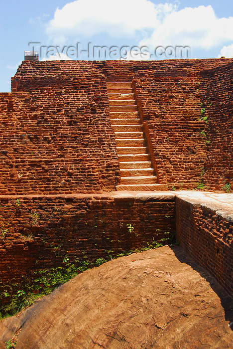 sri-lanka312: Sigiriya, Central Province, Sri Lanka: at the top - King Kasyapa palace fortress - bricks and rock - Unesco World Heritage site - photo by M.Torres - (c) Travel-Images.com - Stock Photography agency - Image Bank