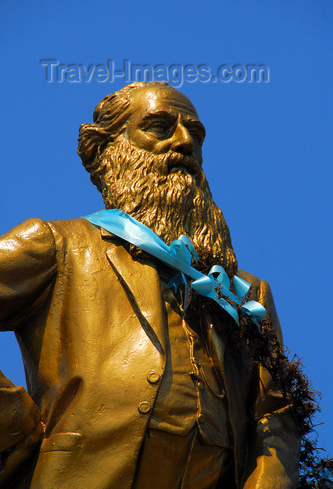 sri-lanka33: Colombo, Sri Lanka: Colonel Henry Steele Olcott - American Buddhist, founder of the Theosophical Society - statue in front of Fort Railway Station  - photo by M.Torres - (c) Travel-Images.com - Stock Photography agency - Image Bank