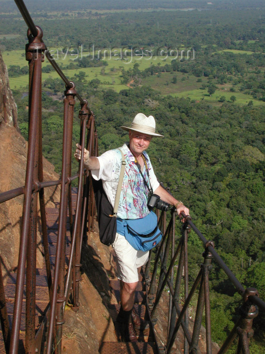 sri-lanka51: Sri Lanka - Tourists climbing rock fortress, Sigirya (photo by B.Cain) - (c) Travel-Images.com - Stock Photography agency - Image Bank