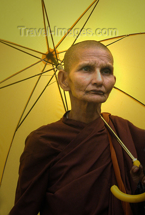sri-lanka63: Kandy district, Central Province, Sri Lanka: a Bhikkhuni - Buddhist nun under umbrella - photo by B.Cain - (c) Travel-Images.com - Stock Photography agency - Image Bank