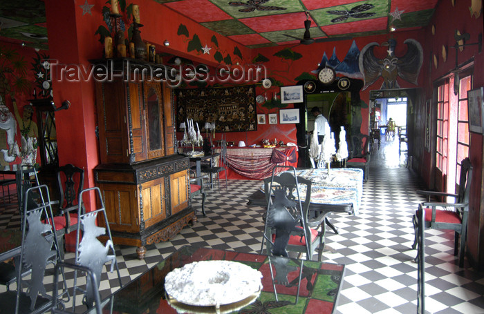 sri-lanka72: Kandy, Central Province, Sri Lanka: Helga's Folly hotel activity room - photo by B.Cain - (c) Travel-Images.com - Stock Photography agency - Image Bank