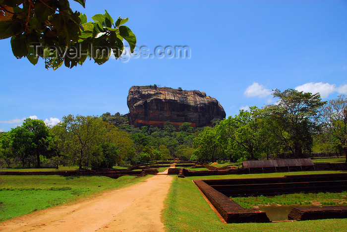 sri-lanka8: Sigiriya, Central Province, Sri Lanka / Sigiria: palace fortress of king Kasyapa - Unesco world heritage site - photo by M.Torres - (c) Travel-Images.com - Stock Photography agency - Image Bank