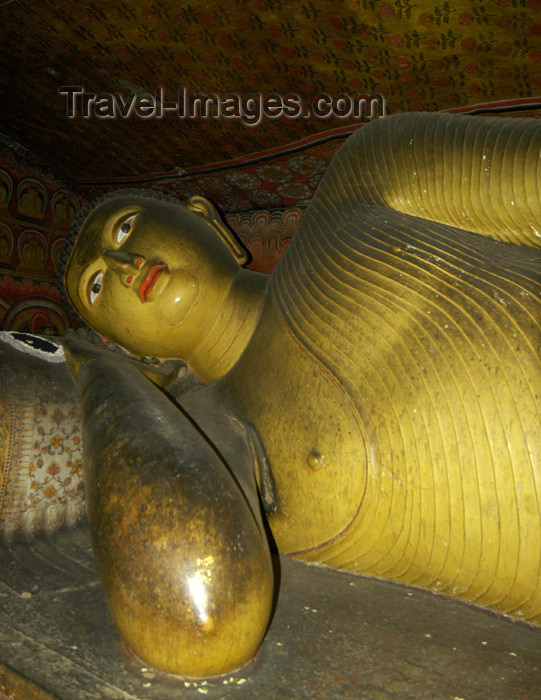 sri-lanka98: Dambulla, Sri Lanka: reclining Buddha - Dambulla Caves - photo by B.Cain - (c) Travel-Images.com - Stock Photography agency - Image Bank