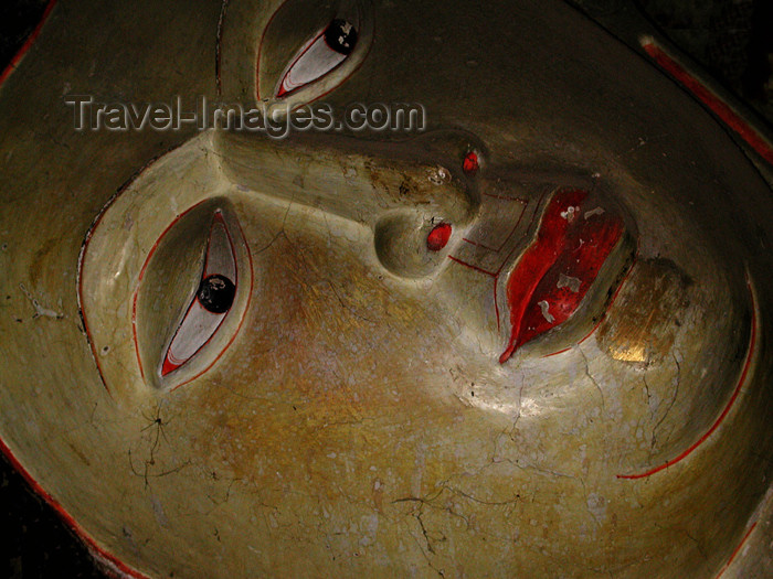 sri-lanka99: Dambulla, Sri Lanka: reclining Buddha - face, Dambulla Caves - photo by B.Cain - (c) Travel-Images.com - Stock Photography agency - Image Bank