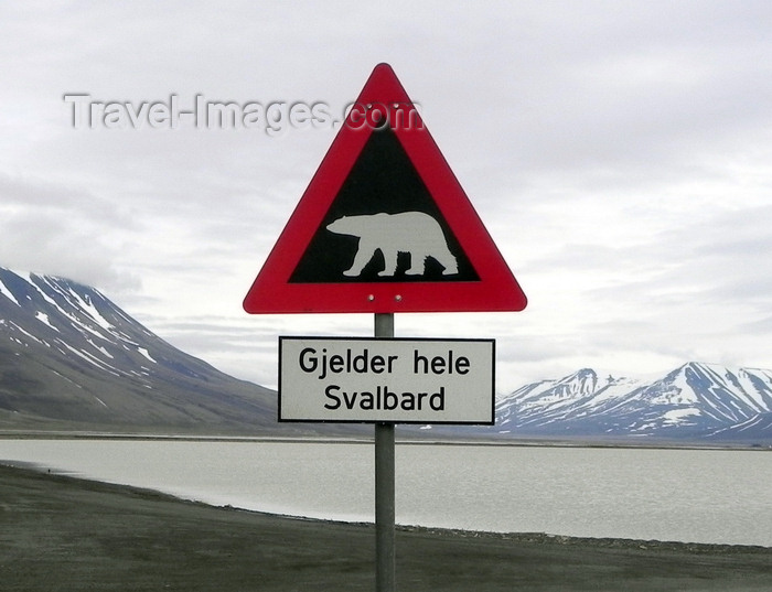svalbard1: Svalbard - Spitsbergen island: Polar bear danger - road sign reads 'Gjelder hele Svalbard'... i.e.  'Applies to all of Svalbard' - photo by R.Eime - (c) Travel-Images.com - Stock Photography agency - Image Bank
