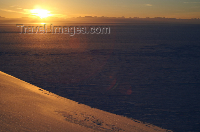 svalbard102: Svalbard - Spitsbergen island - Isfjorden: arctic horizon - sunset - photo by A.Ferrari - (c) Travel-Images.com - Stock Photography agency - Image Bank