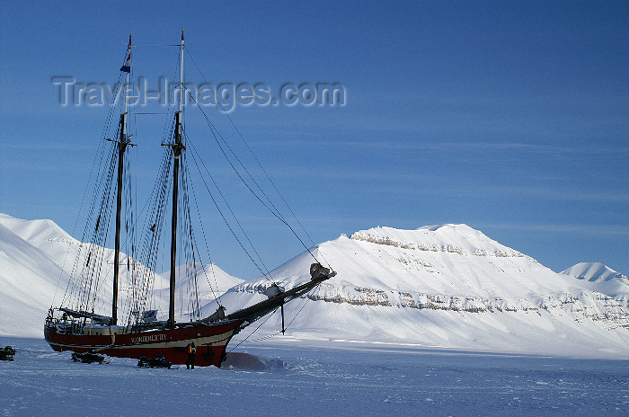 svalbard104: Svalbard - Spitsbergen island - Tempelfjorden: the Noorderlich boat - starboard - photo by A.Ferrari - (c) Travel-Images.com - Stock Photography agency - Image Bank
