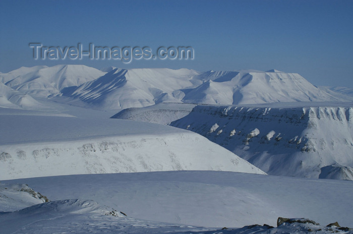 svalbard19: Svalbard - Spitsbergen island - Nordenskiöldfjellet: mountains and canyons - photo by A.Ferrari - (c) Travel-Images.com - Stock Photography agency - Image Bank