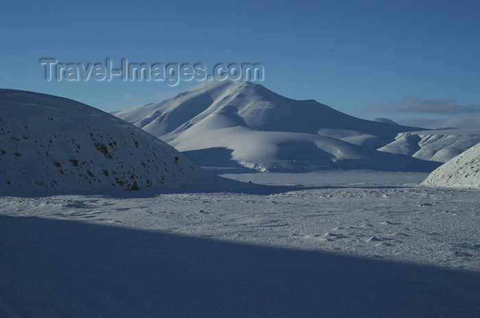 svalbard27: Svalbard - Spitsbergen island - Nordenskiöld Land: long shadows - photo by A.Ferrari - (c) Travel-Images.com - Stock Photography agency - Image Bank