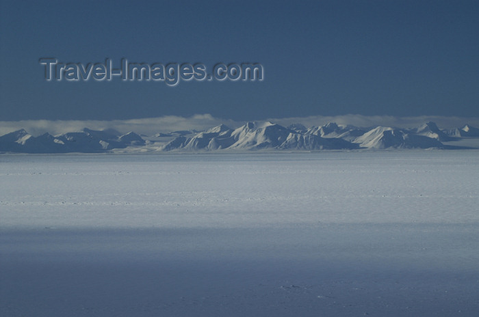 svalbard40: Svalbard - Spitsbergen island - Isfjorden: seen from Björndalen - photo by A.Ferrari - (c) Travel-Images.com - Stock Photography agency - Image Bank