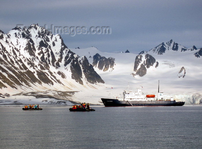 svalbard6: Svalbard - Spitsbergen island: passengers disembark for sightseeing by Zodiac from 'mother ship', Polar Pioneer, built in Finland in 1985 as an ice-strengthened research ship - photo by R.Eime - (c) Travel-Images.com - Stock Photography agency - Image Bank