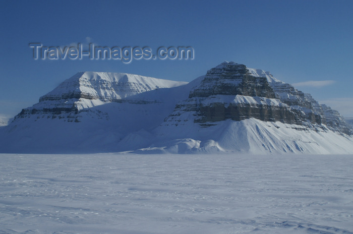 svalbard76: Svalbard - Spitsbergen island - Billefjorden: naked cliffs - photo by A.Ferrari - (c) Travel-Images.com - Stock Photography agency - Image Bank