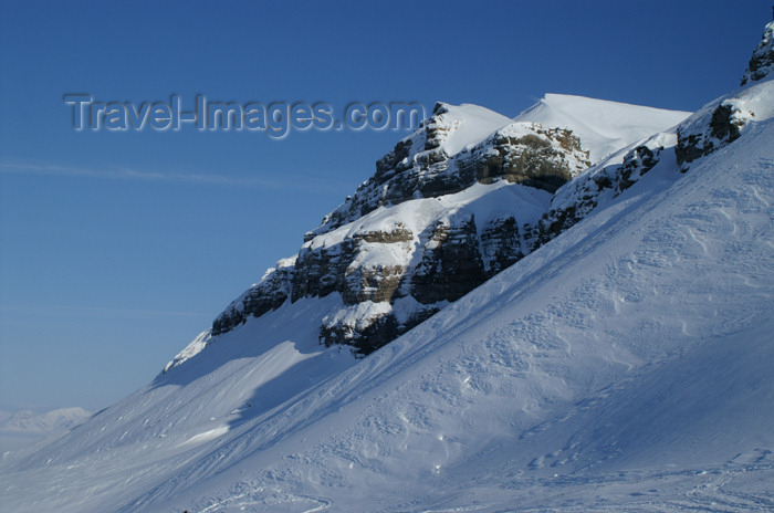 svalbard78: Svalbard - Spitsbergen island - Billefjorden: slope - photo by A.Ferrari - (c) Travel-Images.com - Stock Photography agency - Image Bank