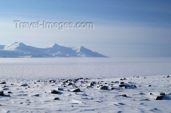 svalbard79: Svalbard - Spitsbergen island - Billefjorden: general view - photo by A.Ferrari - (c) Travel-Images.com - Stock Photography agency - Image Bank