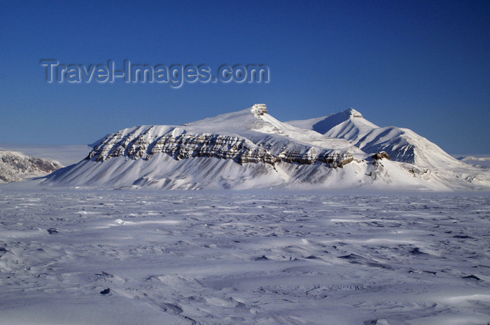 svalbard82: Svalbard - Spitsbergen island - Billefjorden: winter landscape - photo by A.Ferrari - (c) Travel-Images.com - Stock Photography agency - Image Bank