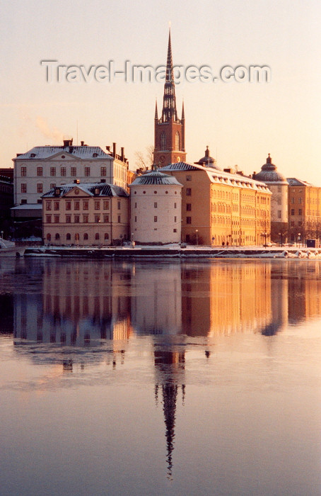 sweden1: Sweden - Stockholm / ARN / BMA : Kammarkollegiet, Svea Hovratt, Riddarholmen by the water - reflection - Riddarfjärden - photo by M.Torres - (c) Travel-Images.com - Stock Photography agency - Image Bank