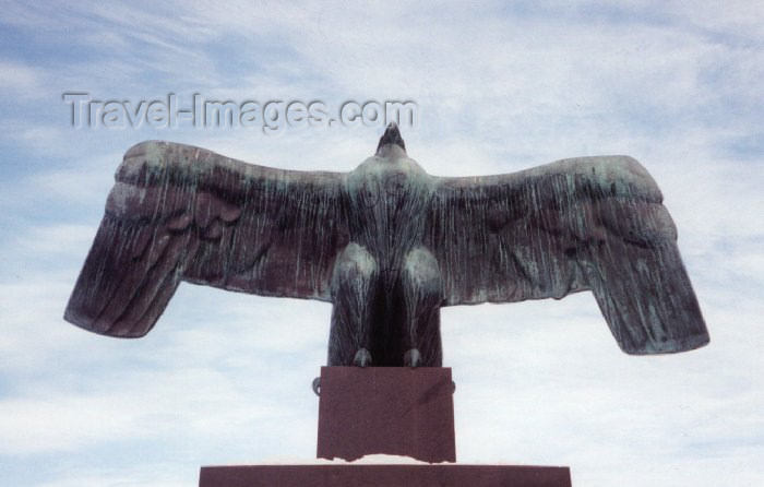 sweden10: Sweden - Stockholm: powerful - Swedish eagle  - Carl Milles monument, Karlaplan (photo by M.Torres) - (c) Travel-Images.com - Stock Photography agency - Image Bank