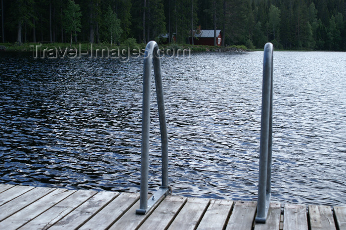 sweden78: Älvdalen, Dalarnas län, Sweden: the best way to the cold water of Navarsjö after a sauna - photo by A.Ferrari - (c) Travel-Images.com - Stock Photography agency - Image Bank