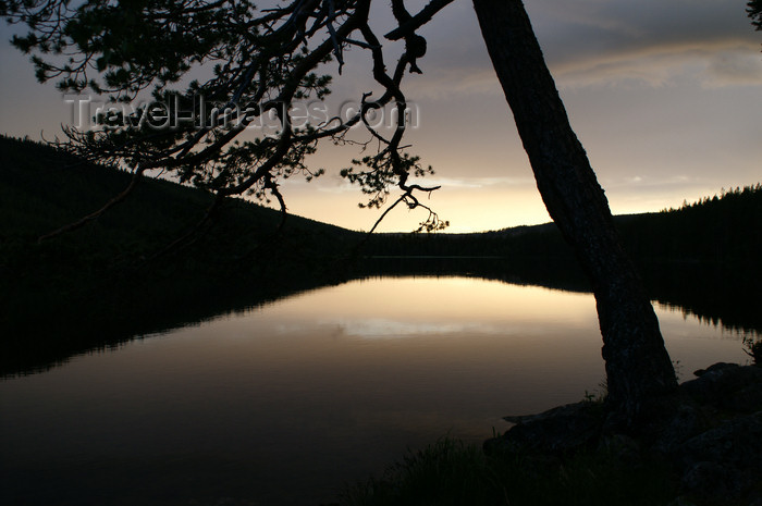 sweden81: Älvdalen, Dalarnas län, Sweden: lake Navarsjö at sunset - reflection - photo by A.Ferrari - (c) Travel-Images.com - Stock Photography agency - Image Bank