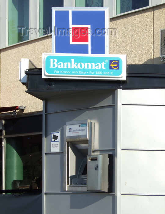 sweden96: Vastervik, Kalmar län, Sweden: Swedish Crowns and Euros cash dispenser / ATM - photo by A.Bartel - (c) Travel-Images.com - Stock Photography agency - Image Bank