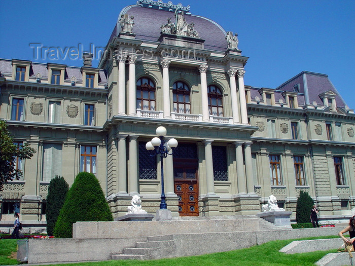 switz194: Switzerland - Suisse - Lausanne: Palace of Justice - court -  Esplanade de Montbenon / Palais de Justice - photo by C.Roux - (c) Travel-Images.com - Stock Photography agency - Image Bank