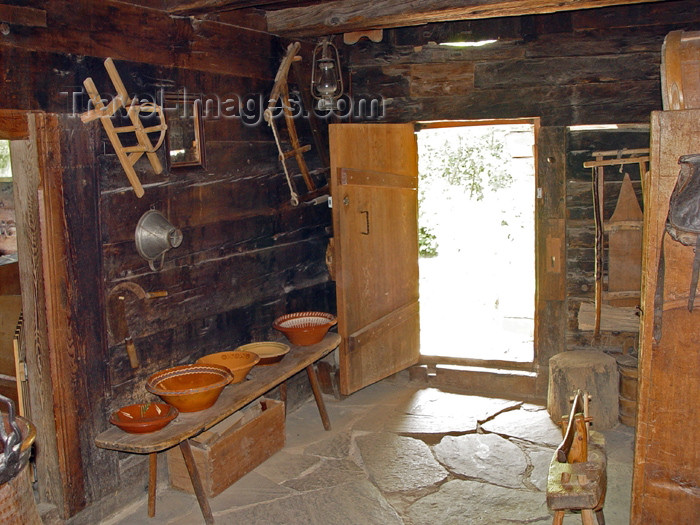 switz224: Ballenberg - open air museum: house / habitation - photo by C.Roux - (c) Travel-Images.com - Stock Photography agency - Image Bank